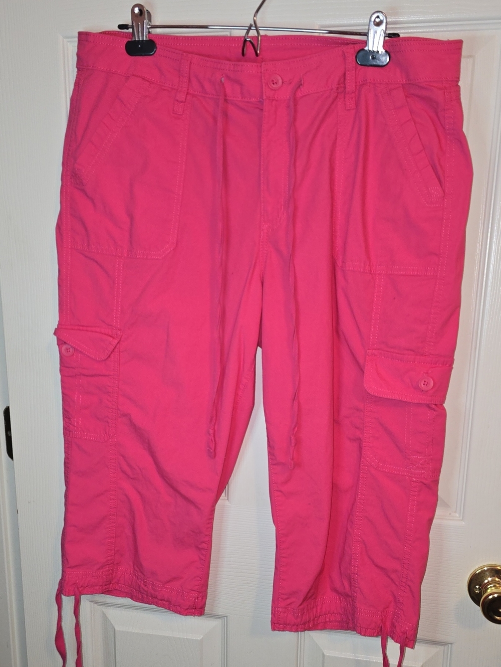 St. John's Bay Hot Pink Cargo Capri Pants